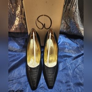 St. John Black High-Heeled Pumps with Pointed Toe